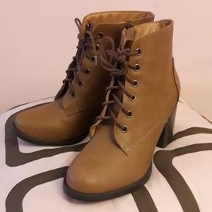 SODA Women's Lace up Ankle Boots in Brown